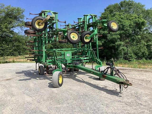 Image of John Deere 2210 equipment image 4