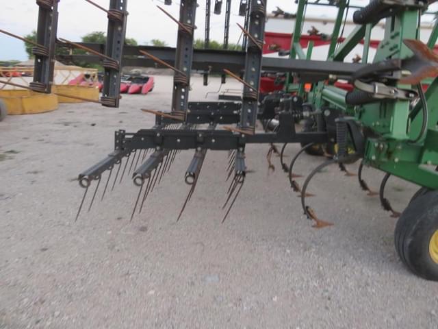 Image of John Deere 2210 equipment image 4