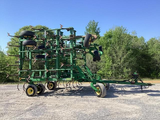 Image of John Deere 2210 equipment image 4