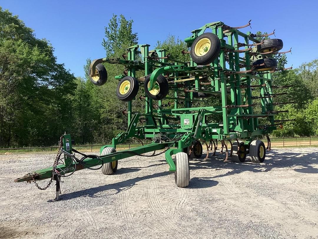 Image of John Deere 2210 Primary image