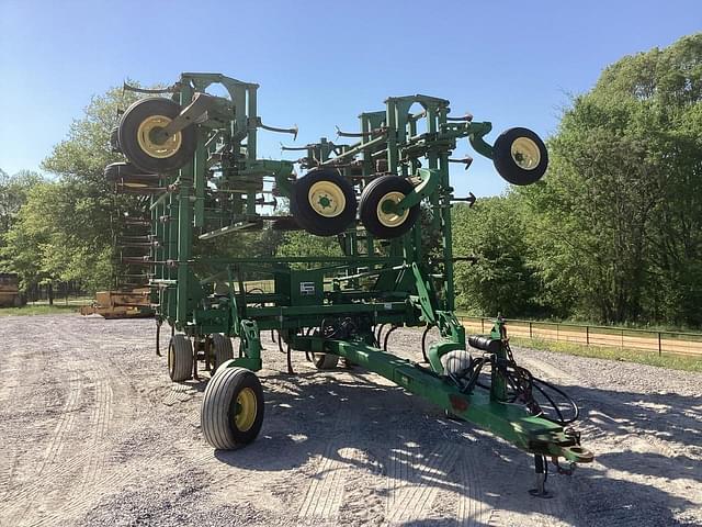 Image of John Deere 2210 equipment image 2