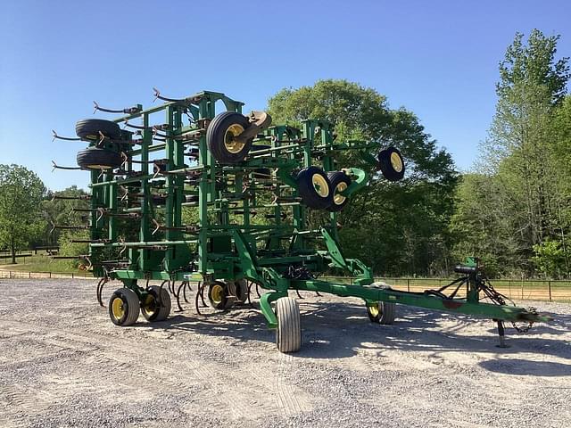 Image of John Deere 2210 equipment image 3