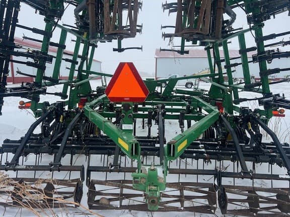 Image of John Deere 2210 equipment image 2