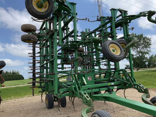 Image of John Deere 2210 equipment image 3