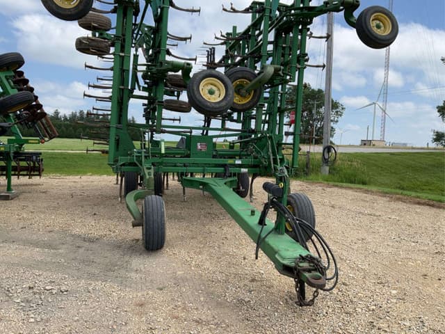 Image of John Deere 2210 equipment image 1