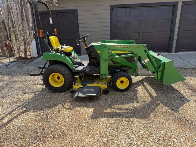 Image of John Deere 2210 equipment image 1