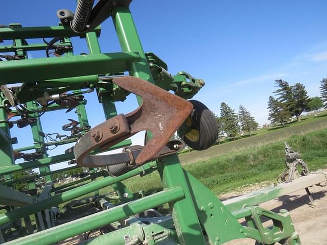 Image of John Deere 2210 equipment image 4