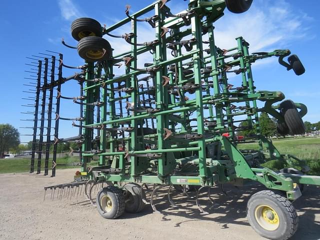 Image of John Deere 2210 equipment image 2