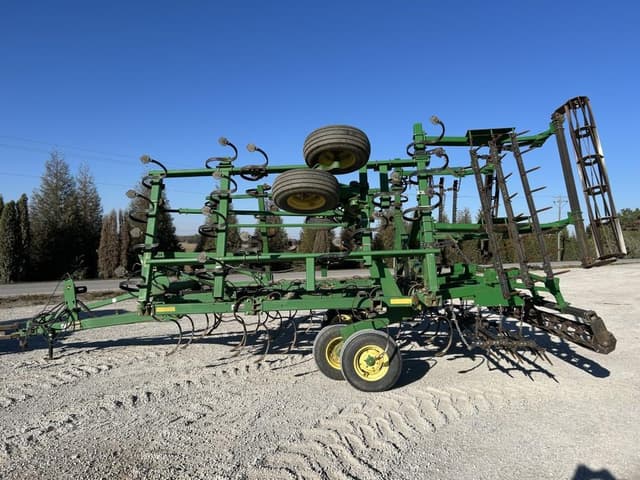 Image of John Deere 2210 equipment image 2