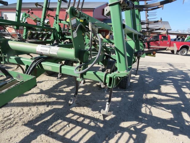 Image of John Deere 2210 equipment image 2