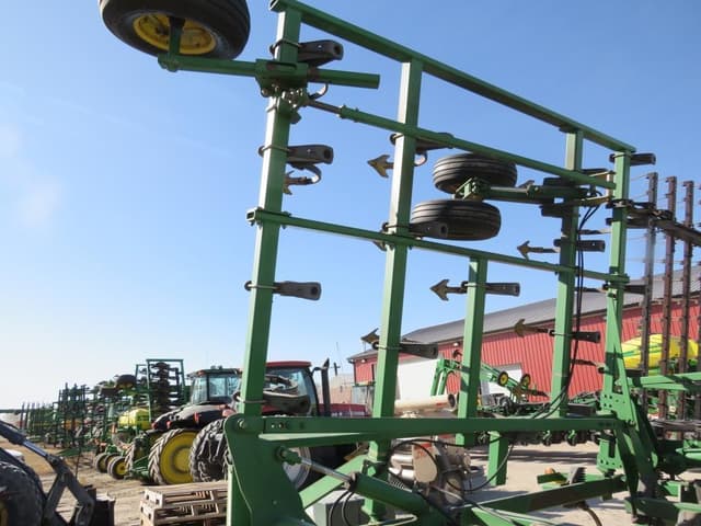 Image of John Deere 2210 equipment image 4