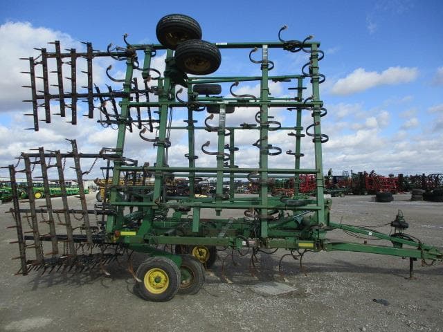 Image of John Deere 2210 equipment image 3