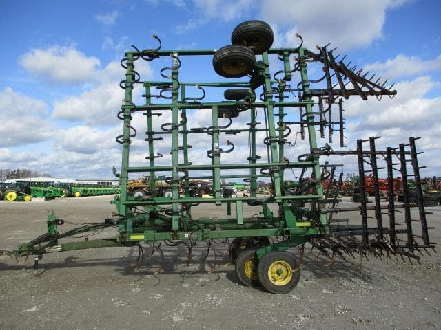 Image of John Deere 2210 equipment image 2