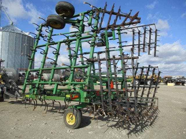 Image of John Deere 2210 equipment image 4