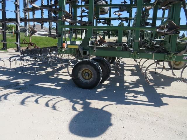 Image of John Deere 2210 equipment image 4