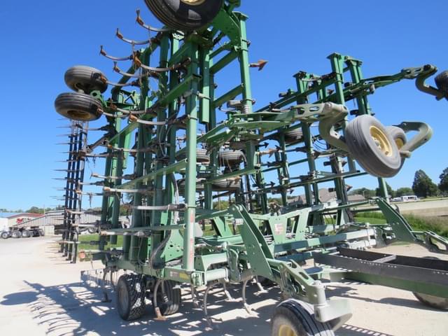 Image of John Deere 2210 equipment image 1