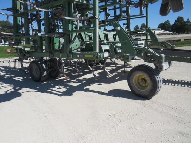 Image of John Deere 2210 equipment image 2
