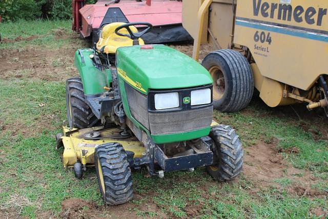 Image of John Deere 2210 equipment image 3