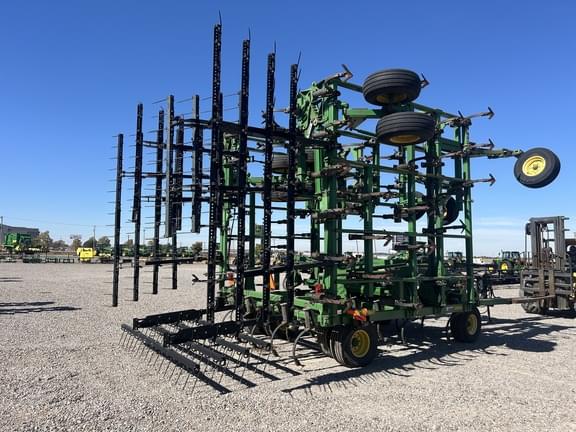 Image of John Deere 2210 equipment image 4