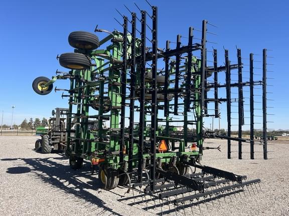 Image of John Deere 2210 equipment image 2