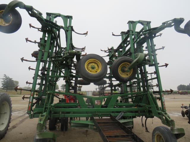 Image of John Deere 2210 equipment image 1