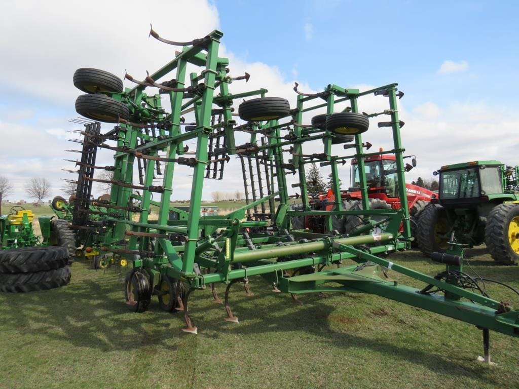 Main image John Deere 2210