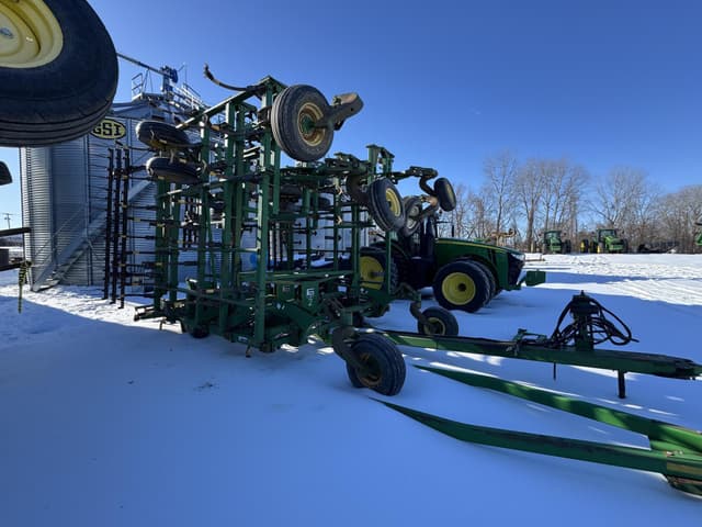 Image of John Deere 2210 equipment image 3