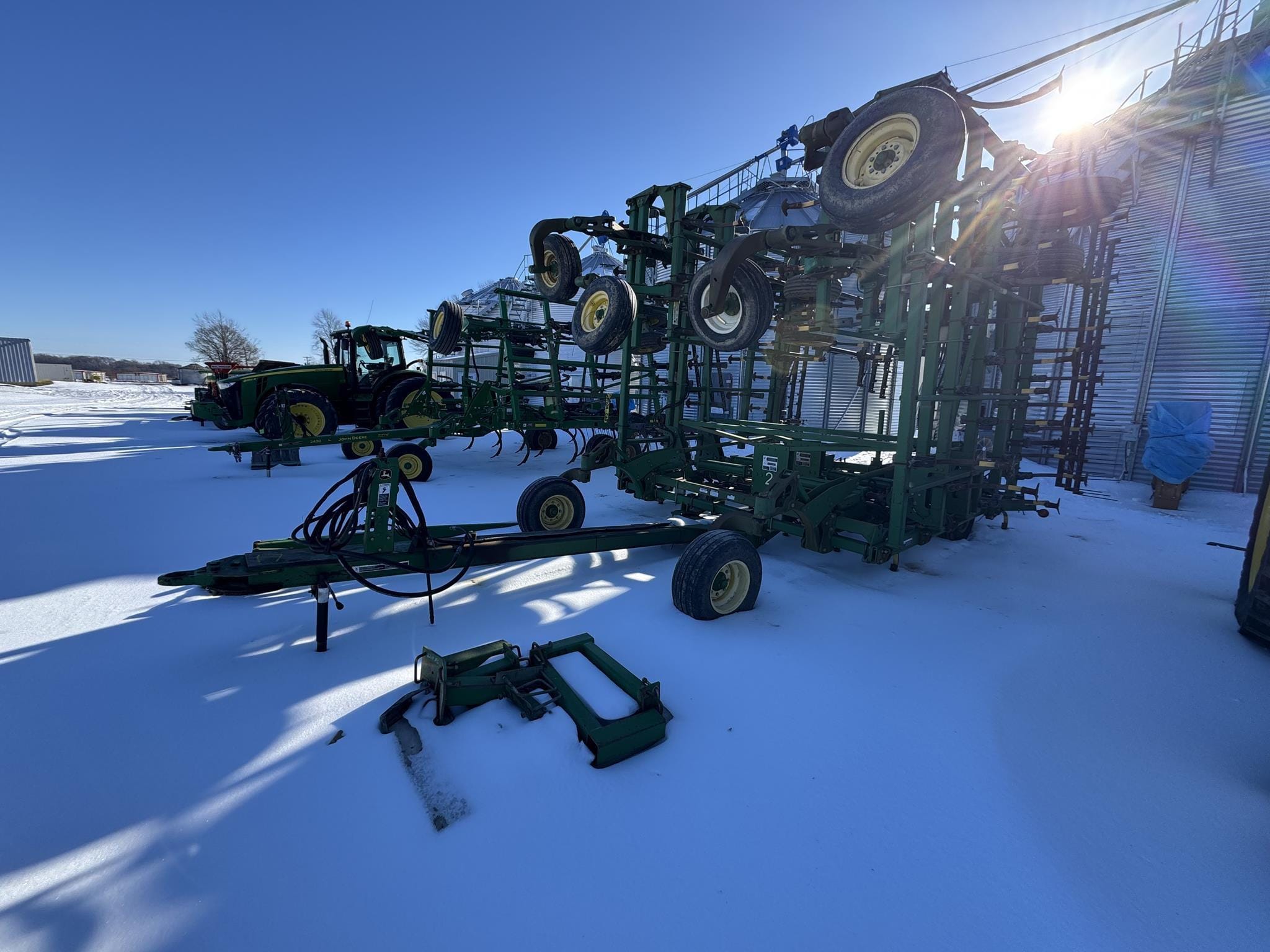 John Deere 2210 Equipment Image0