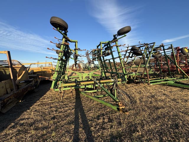 Image of John Deere 2210 equipment image 4