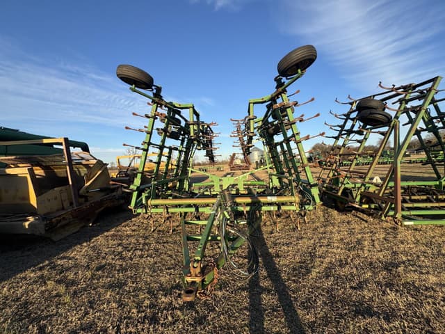 Image of John Deere 2210 equipment image 3