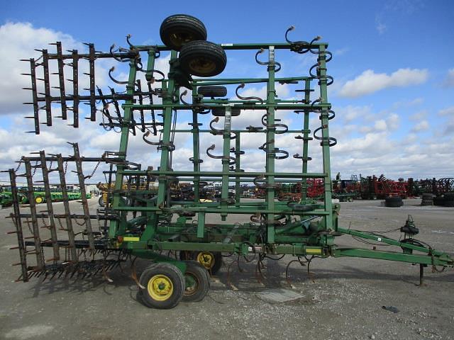 Image of John Deere 2210 equipment image 3