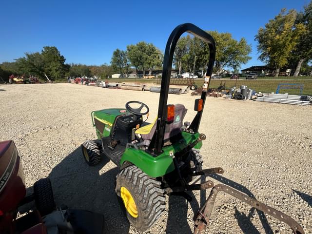 Image of John Deere 2210 equipment image 2