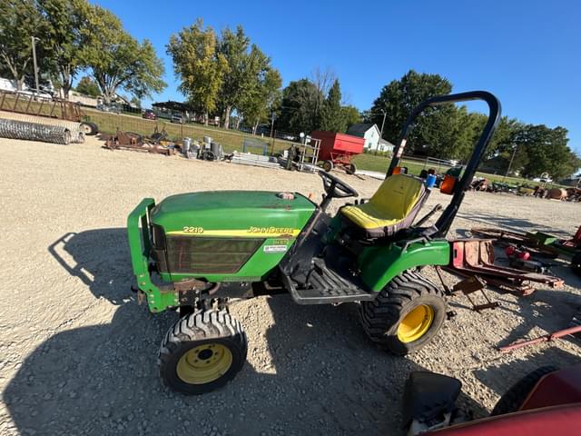 Image of John Deere 2210 equipment image 1