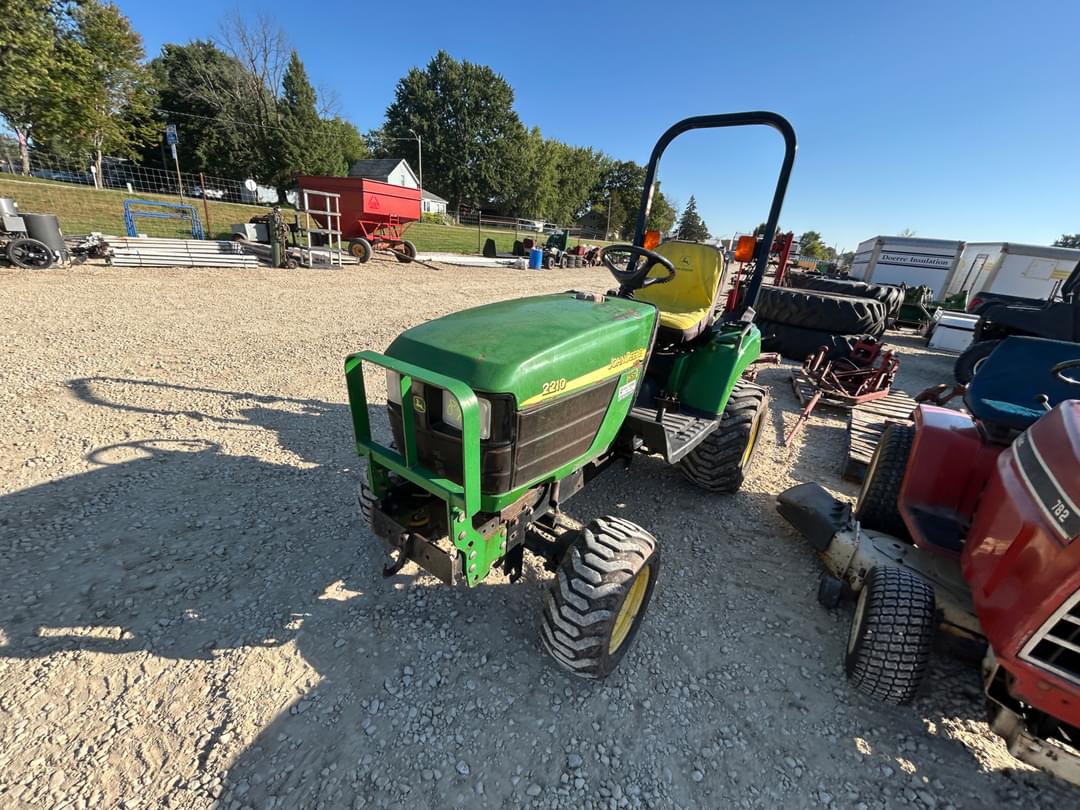 Image of John Deere 2210 Primary image