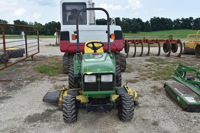 Image of John Deere 2210 equipment image 1