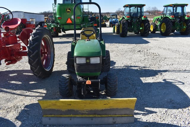 Image of John Deere 2210 equipment image 1
