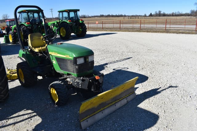 Image of John Deere 2210 equipment image 2