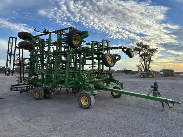 Image of John Deere 2210 equipment image 2