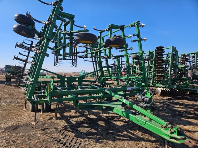 Image of John Deere 2210 equipment image 4