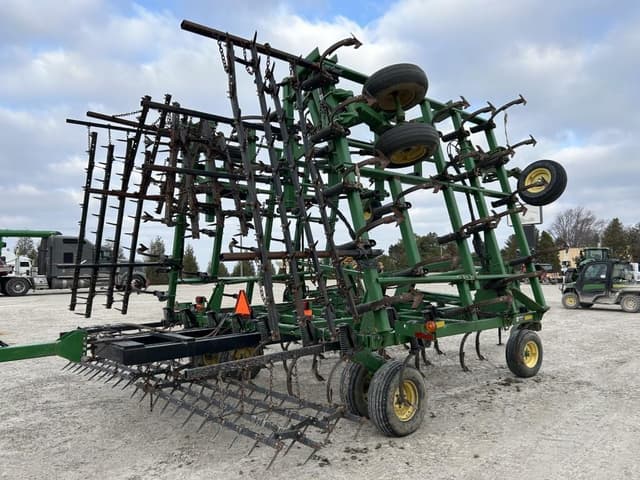 Image of John Deere 2210 equipment image 4