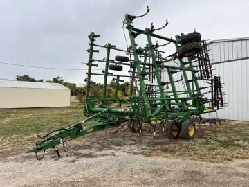 Main image John Deere 2210