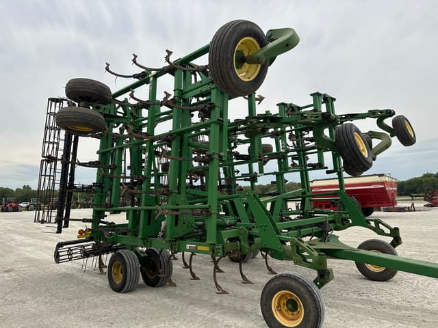 Image of John Deere 2210 equipment image 4