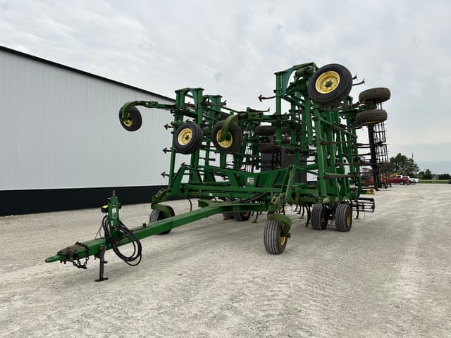 Image of John Deere 2210 equipment image 1