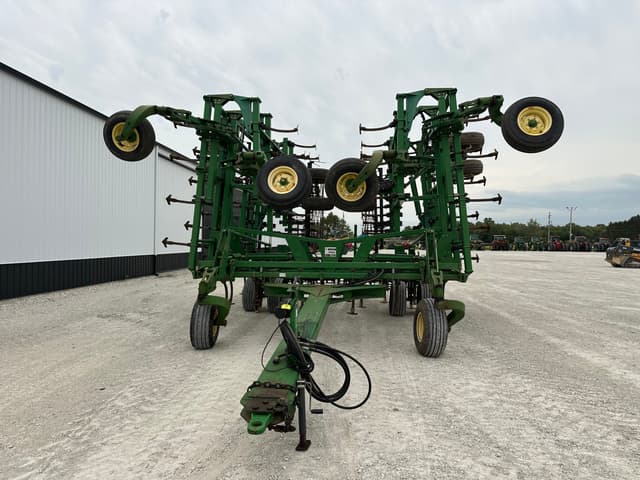 Image of John Deere 2210 equipment image 2