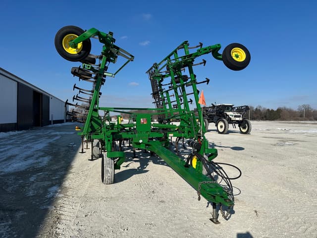 Image of John Deere 2210 equipment image 3