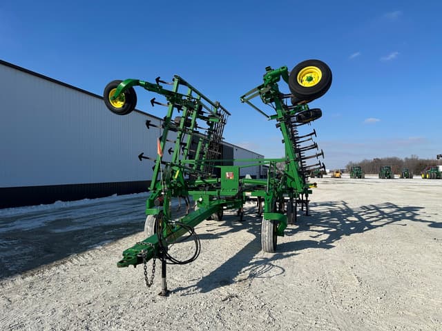 Image of John Deere 2210 equipment image 2