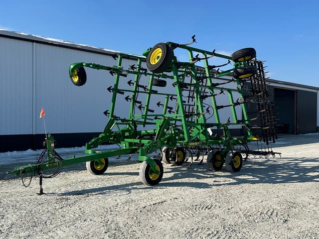 Image of John Deere 2210 equipment image 1