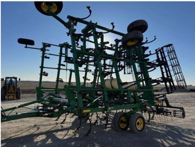 Image of John Deere 2210 equipment image 1