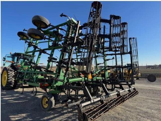 Image of John Deere 2210 equipment image 2