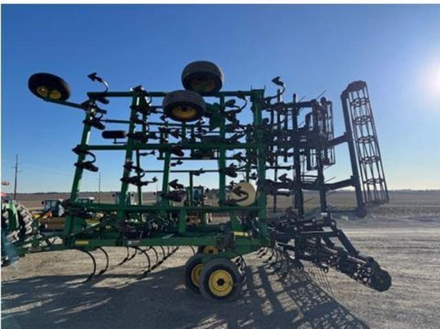 Image of John Deere 2210 equipment image 4